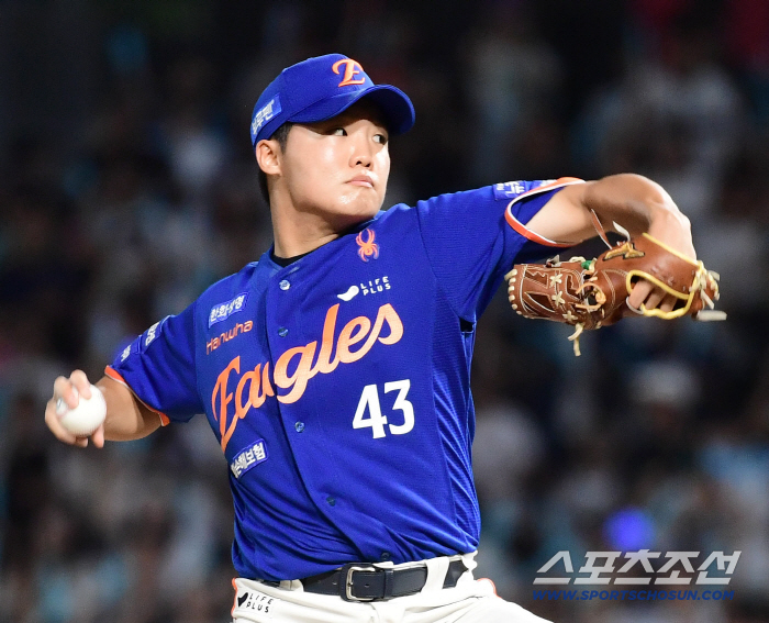 Seohyun, you don't like it? Then you know Jung Woo-ju. The coach and coach are happy with 155km baby eagles.