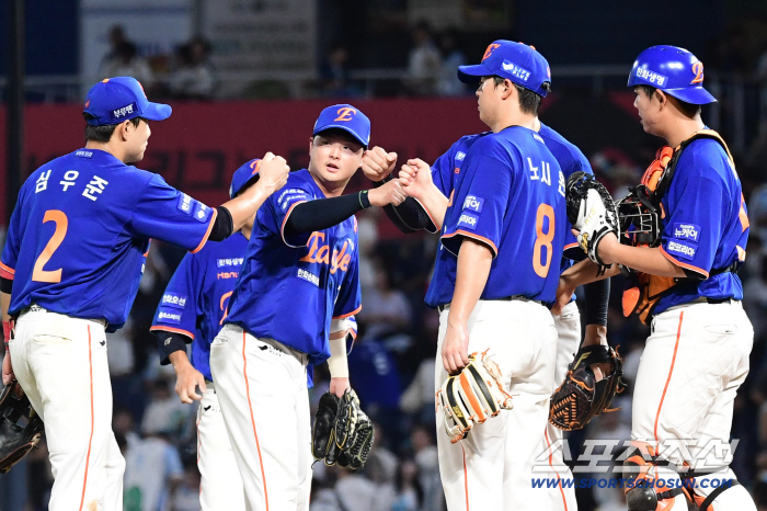 Seohyun, you don't like it? Then you know Jung Woo-ju. The coach and coach are happy with 155km baby eagles.