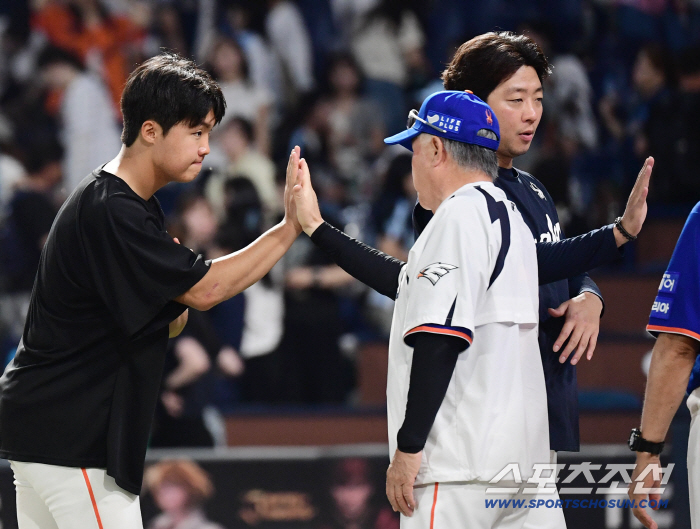 Seohyun, you don't like it? Then you know Jung Woo-ju. The coach and coach are happy with 155km baby eagles.