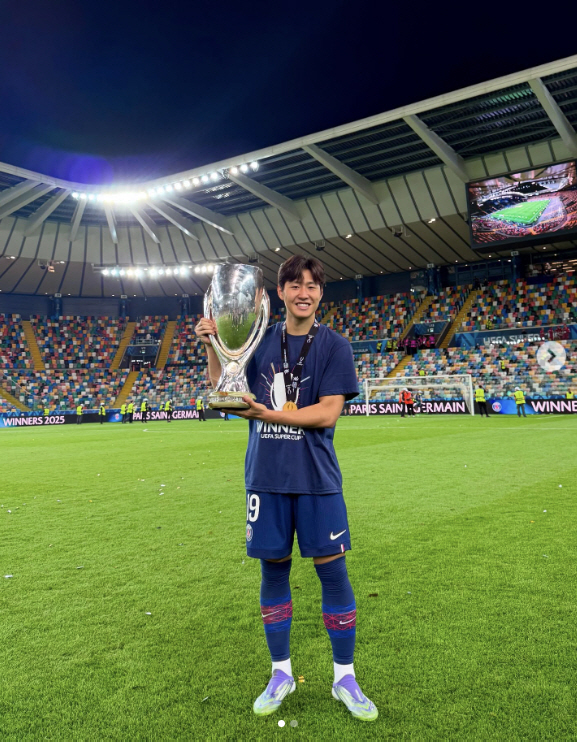 Was there such a player? Lee Kang-in, the record collector of the first goal, could stay at PSG...Recipe's Great Start, Opportunity to Build PSG's Position