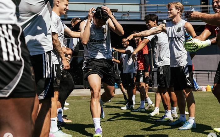 Welcome, new student at Wackle! Son Heung-min's water ceremony → Welcome to the laughter explosion ceremony, LAFC training scene revealed, former colleague Hugo Lloris dialogue captured