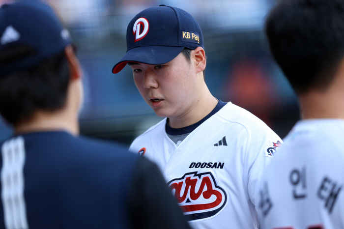 Wow, it's an emergency appearance, but I wrote the history of my all-time debut in 39 years...Doosan beats KIA for two days 