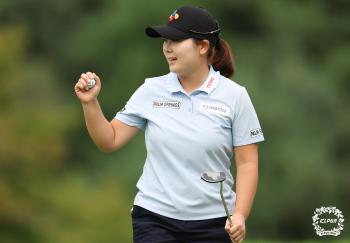 For the next player... 29 under par for real? Hong Jung-min, a new record for minimum pars in the 72nd hole, filled the championship when he emptied his mind and emptied his swing I'm grateful for being able to run. 