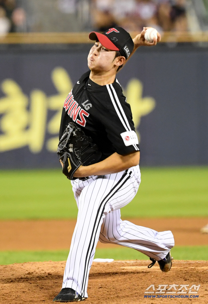 He is a 157-kilometer model rookie who has never been to the second tier. 2nd half ERA 1.04 Better