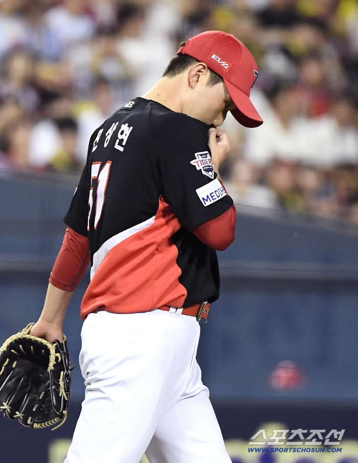 KIA bullpen failed to stop even a single inning, causing self-destruction again, Doosan Series sweep  4 consecutive wins 