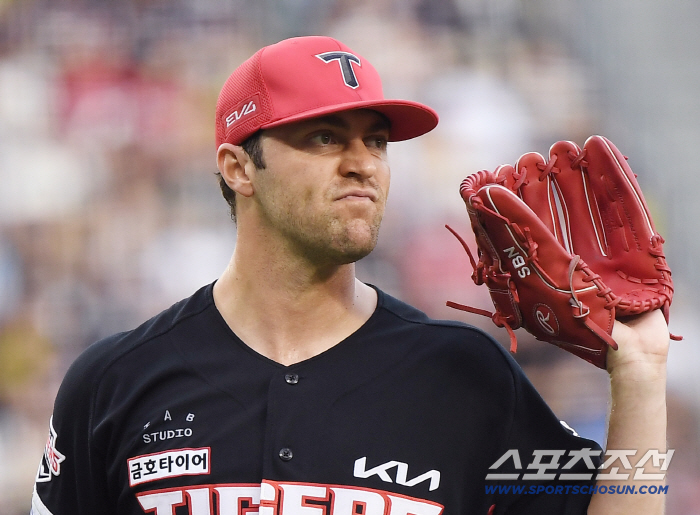 KIA bullpen failed to stop even a single inning, causing self-destruction again, Doosan Series sweep  4 consecutive wins 