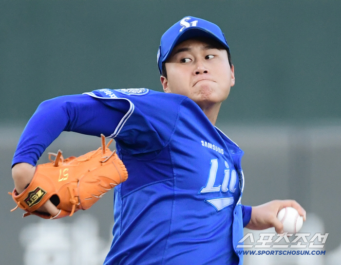 Kim Young-woong's miracle tie-breaking bases-loaded shot, Hwang Sung-bin's crazy 9th inning tie-breaking shot, Samsung Lotte, and the 11th inning of extra time were drawn after a close battle. 