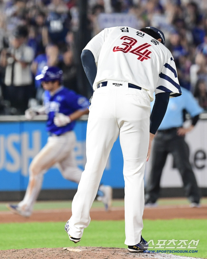 Kim Young-woong's miracle tie-breaking bases-loaded shot, Hwang Sung-bin's crazy 9th inning tie-breaking shot, Samsung Lotte, and the 11th inning of extra time were drawn after a close battle. 