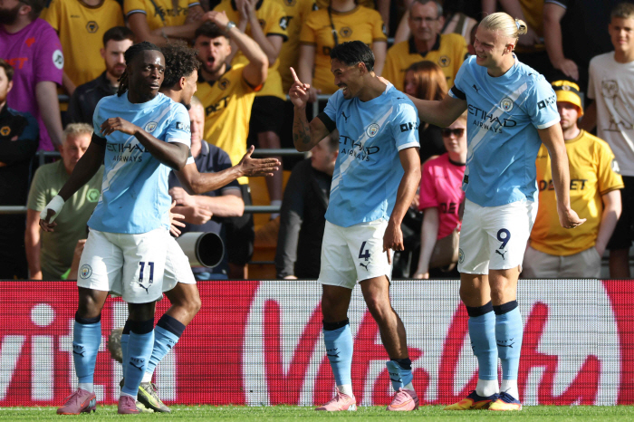 1G1AS for EPL debut match with Manchester City star legend of £46.6 million → MOM