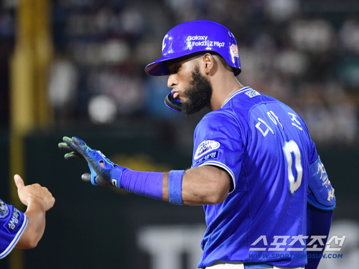  Diaz's timely RBI to turn the game around again
