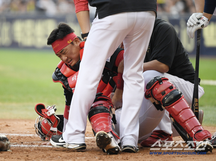  Kim Tae fell after being hit by a vital point