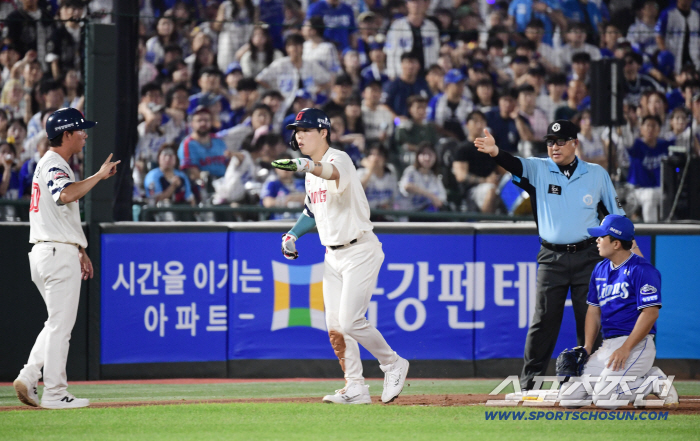  Ko Seung-min scored due to Samsung's throwing error
