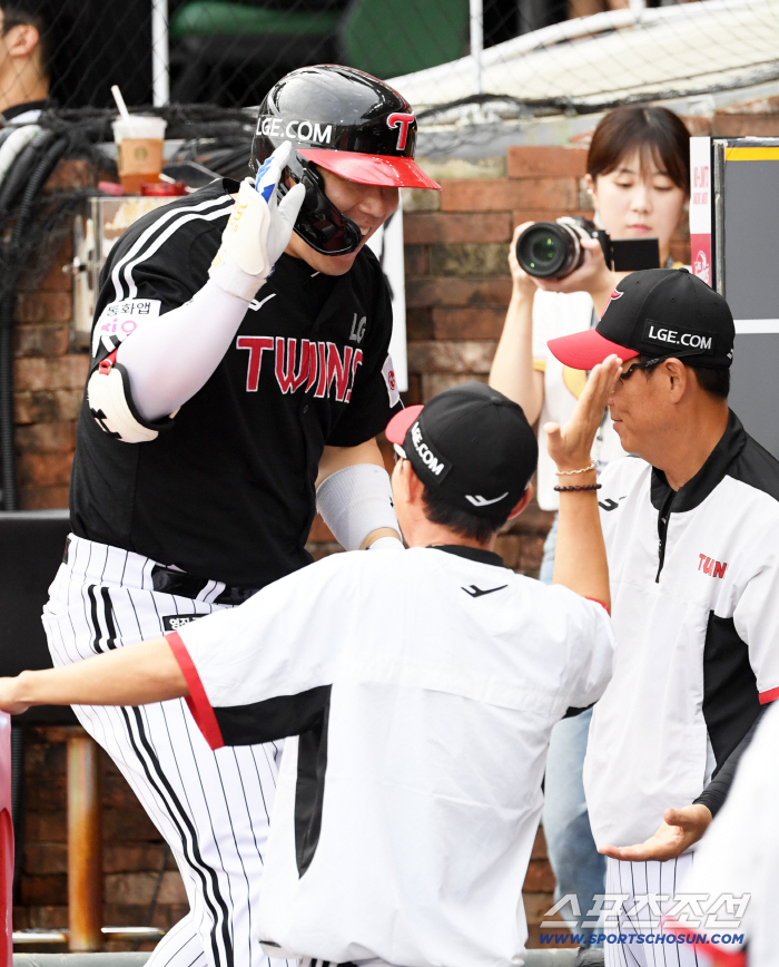  Two-run shot Kim Hyun-soo, nice batting