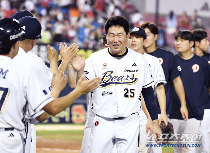  Yang Eui-ji, who smiles broadly, Doosan has won four consecutive games