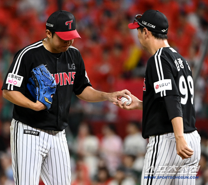 Song Seung-gi (Incheon Field) bowed his head to the bases-loaded gun because of the fire injection that hit his hip