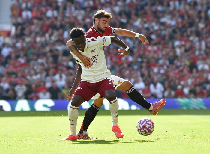 Amorim 2.0, who poured 380 billion won into the front alone, overwhelmed his performance, but 22 shootings Manchester United lost to Arsenal in the opening match