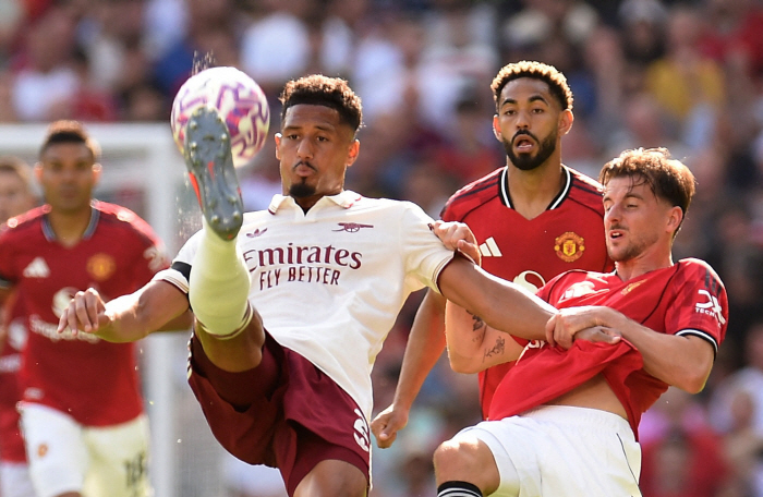 Amorim 2.0, who poured 380 billion won into the front alone, overwhelmed his performance, but 22 shootings Manchester United lost to Arsenal in the opening match