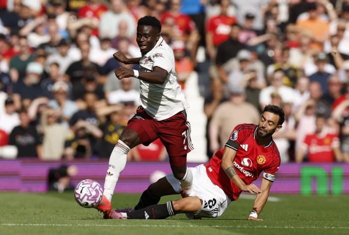 Amorim 2.0, who poured 380 billion won into the front alone, overwhelmed his performance, but 22 shootings Manchester United lost to Arsenal in the opening match