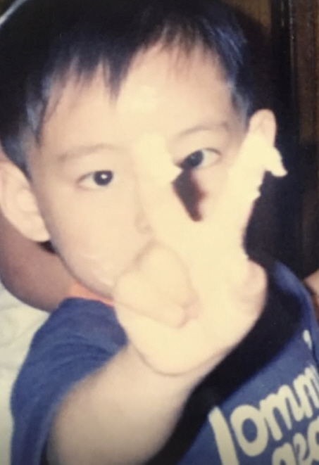 BTS V certifies as a handsome man who will never face plastic surgery. 