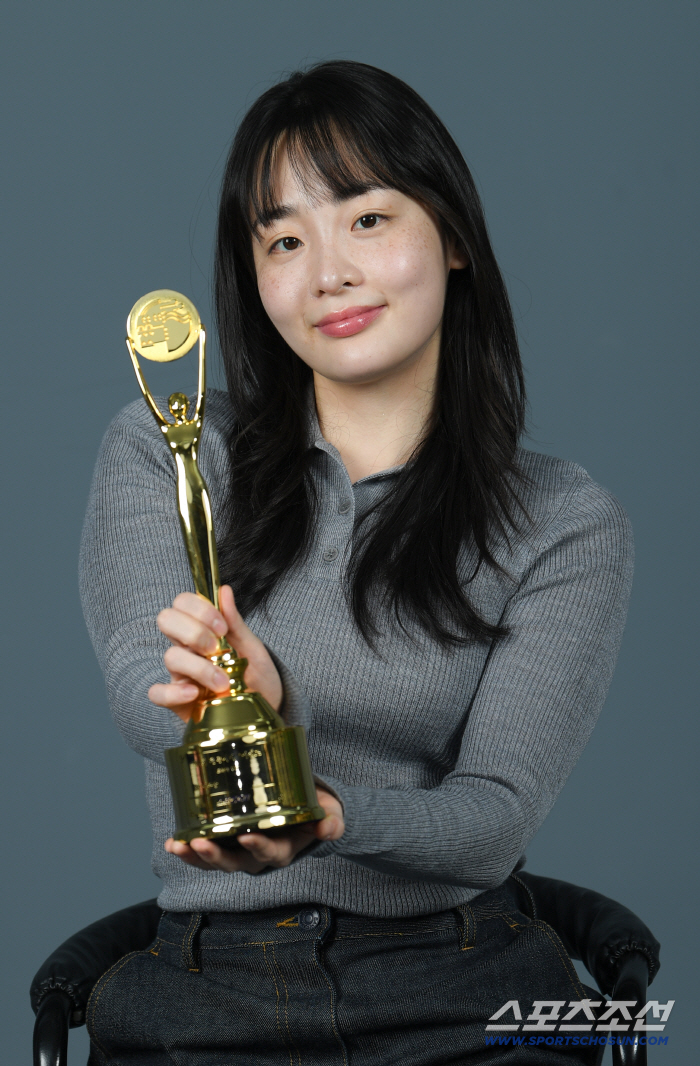 Kim Min-ha before my death, for Yoojung who sent me first..Blue Dragon is a passionate cheer (the 4th Blue Dragon Series Awards interview)