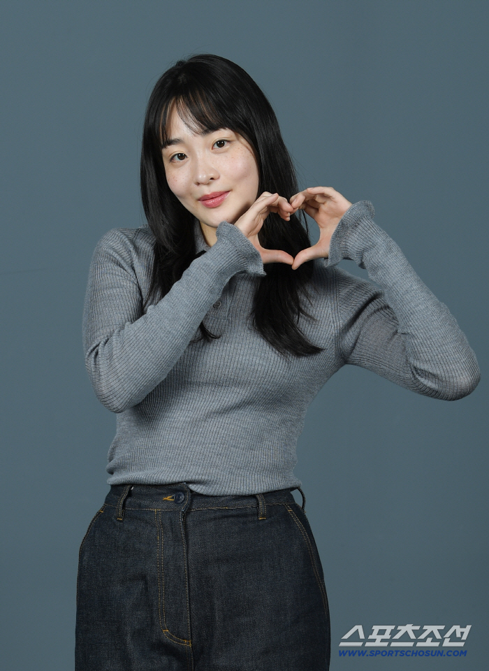 Kim Min-ha before my death, for Yoojung who sent me first..Blue Dragon is a passionate cheer (the 4th Blue Dragon Series Awards interview)