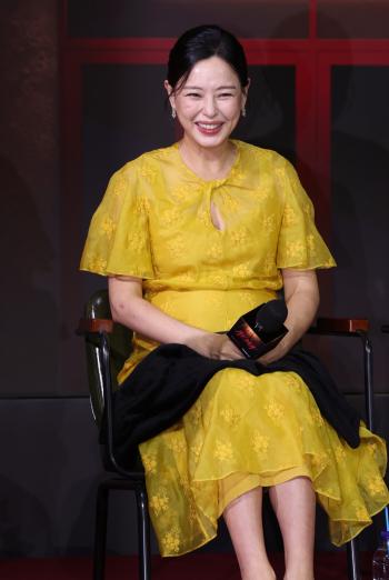 Lee Ha-nee, who attended the production presentation for 'Ama,' said, 'Scheduled next week, I'm in good condition.'