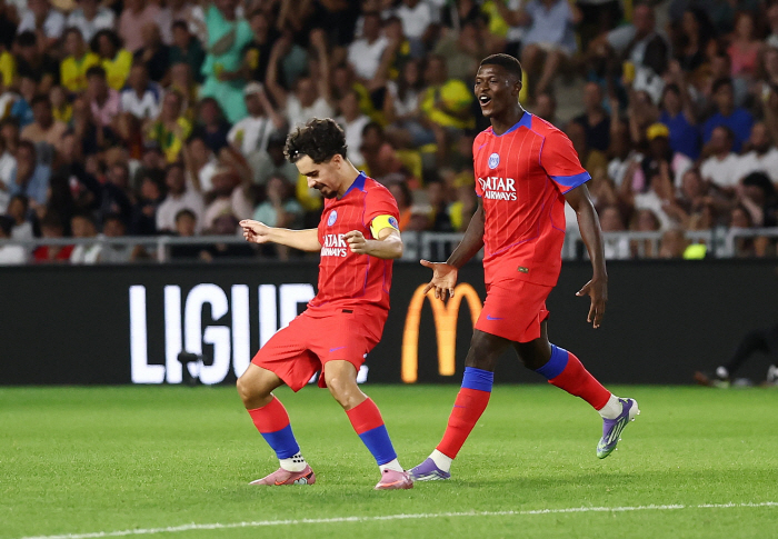 It has emerged as the center of PSG. Lee Kang-in played 61 minutes as the opening starter of League 1 and contributed to 10 wins. 3rd place in the team