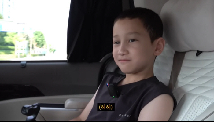 Kang Hyung-wook reveals his well-grown mixed-race son...Let's leave the dog together
