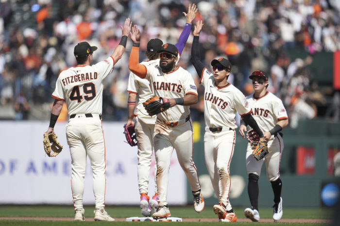 Lee Jung-hoo is completely crazy, defense consternation that will never be seen again, and center field is impossible to erase