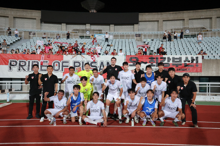 Back-to-back → Goal drought escaped from dark history, director Cho Sung-hwan's white fever fell, which was shocking, but sighing