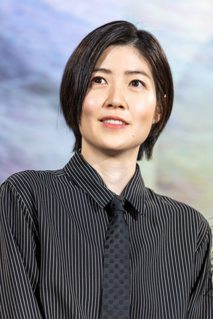 Shim Eun-kyung, you did a good job..Top Excellence at Locarno Film Festival in Travels and Days of the Leading Role 