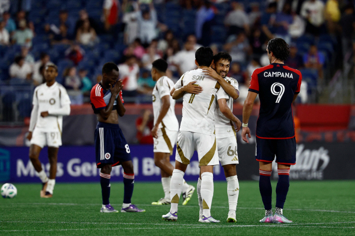 SON FEVER, there's no better compliment than this! Messi and comparable SON effect  LAFC lost masterpiece. Son Heung-min is blowing on and off the ground