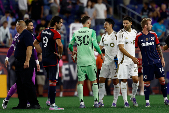 SON FEVER, there's no better compliment than this! Messi and comparable SON effect  LAFC lost masterpiece. Son Heung-min is blowing on and off the ground