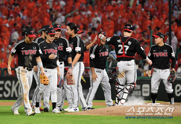 What kind of joke is this? Davidson's curse, Lotte's new foreigner, who is under pressure for eight consecutive losses, can't believe his opponent is this player