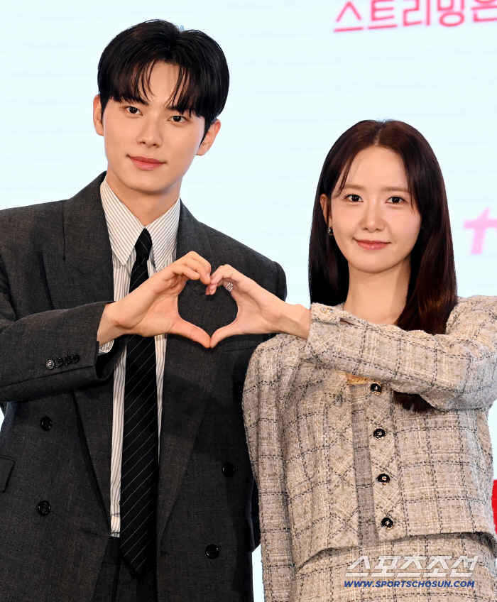 Chef of the tyrant Lim Yoon-ah ♥ Lee Chae-min kiss scene, the staff who watched it are excited