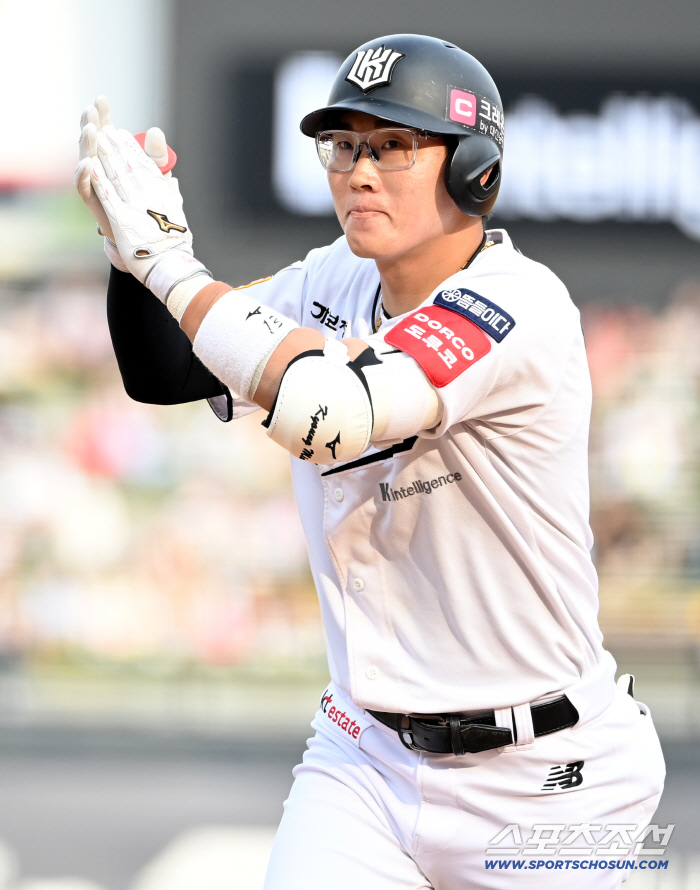 Giddy with the equalizer in the eighth inning → But Heo Kyung-min finished... KT, PS didn't give up competition Winning SSG for 2 consecutive years