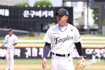 Hanwha will be higher when he is discharged from the military, right? The wind came to reality...I'm here to support the winning team. It's an environment that's as big as baseball