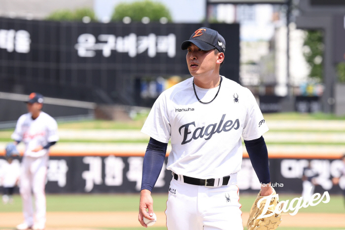 Hanwha will be higher when he is discharged from the military, right? The wind came to reality...I'm here to support the winning team. It's an environment that's as big as baseball