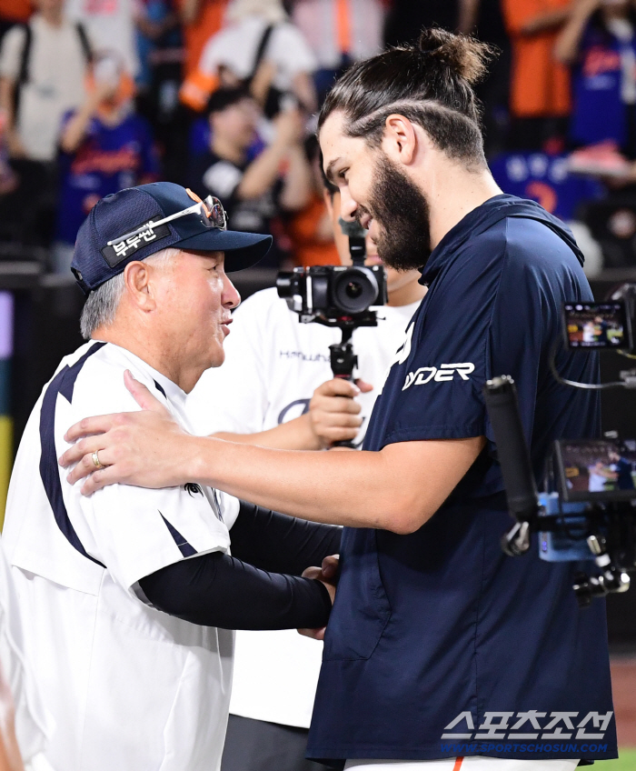 It's not a cold, it's enteritis. Super ace Ponce won the award and was scheduled to take the mound on Tuesday
