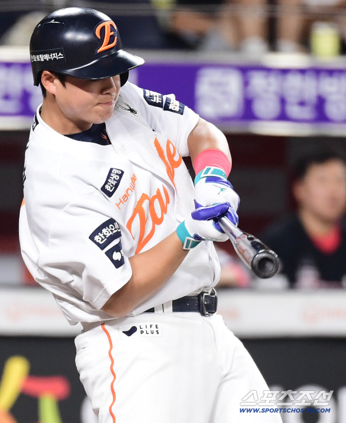 On the first day of the check swing challenge, how does Lotte see it? The reason why director Kim Tae-hyung laughed. 