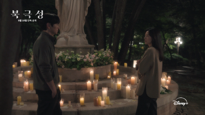 The overwhelming Jun Ji-hyun and Kang Dong-won's unrivaled atmosphere..A preview of the North Star Character Festival