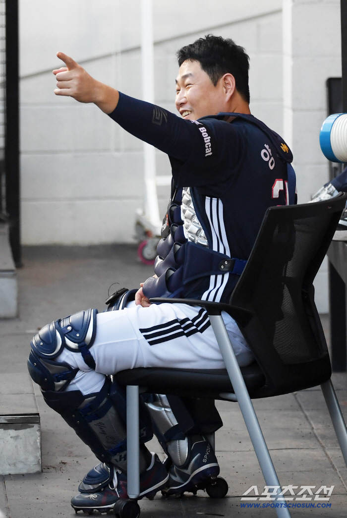  Compliment Yang Eui-ji's juniors