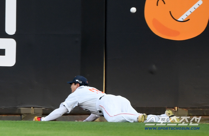  Hanwha Lee Jinyoung failed to catch diving
