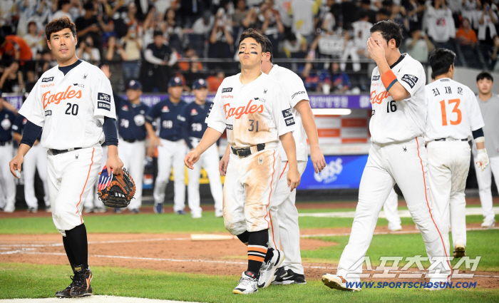  Hanwha's Son Ah Seop is a disappointing loser