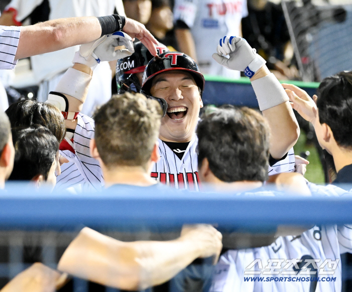  Kim Hyun-soo is cheering, two-run shot is thrilling