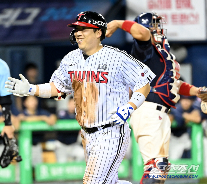  Kim Hyun-soo smiles, two-run shot explodes!