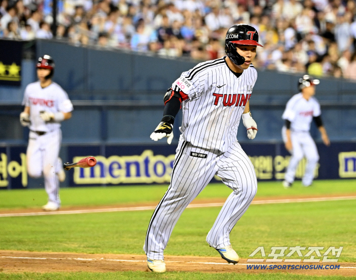  Moon Sung-joo hits a timely two-run ball