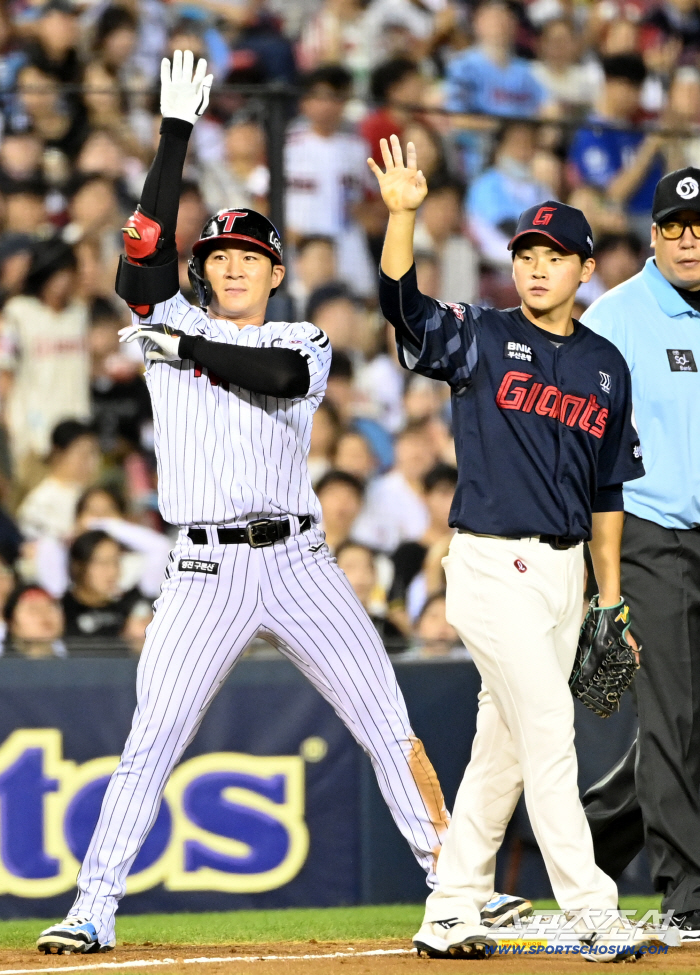 Oh Jihwan, first RBI triple!