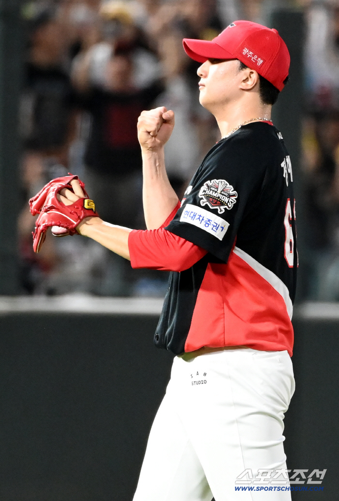 When the bullpen of the shock sweep loss is on the verge of collapse, why did manager Lee Bum-ho shout that hitters are important? 