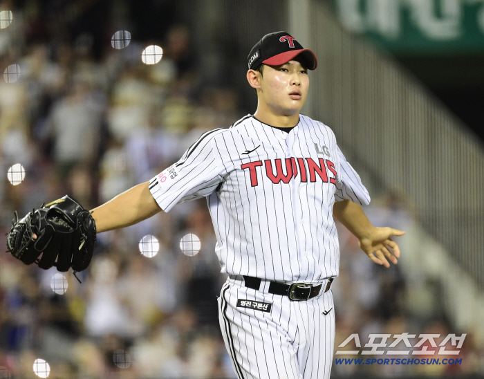 53 come-from-behind wins, LG 70 wins, first come first served. He has a 77.1% chance of winning the regular league. Lotte has lost 10 consecutive games for the first time in 22 years since 2003 